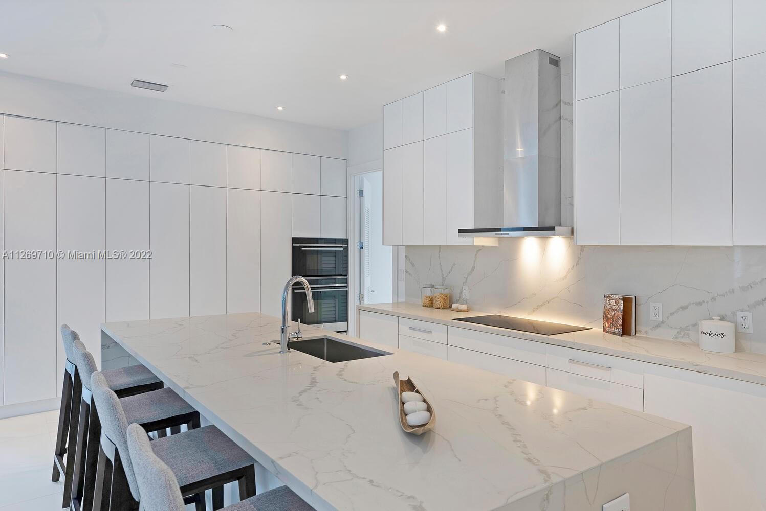 BEVERLY HILLS - Residential