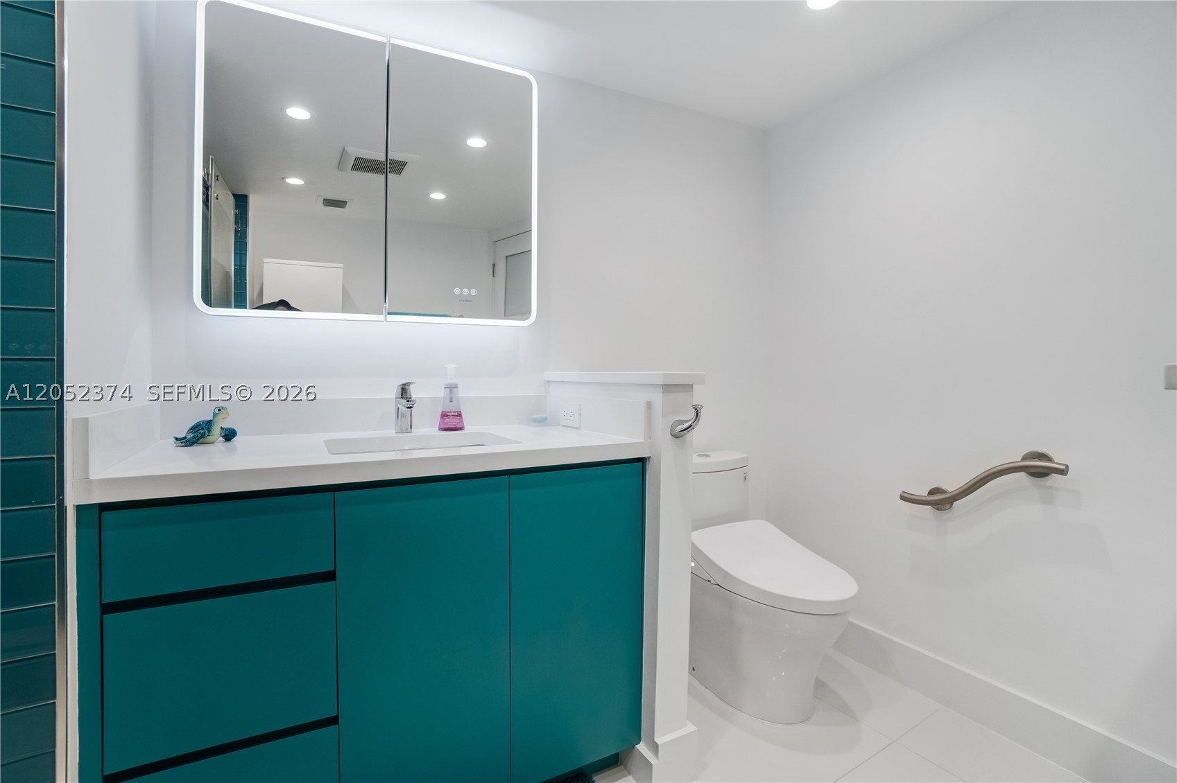 GALLEON CONDO - Residential