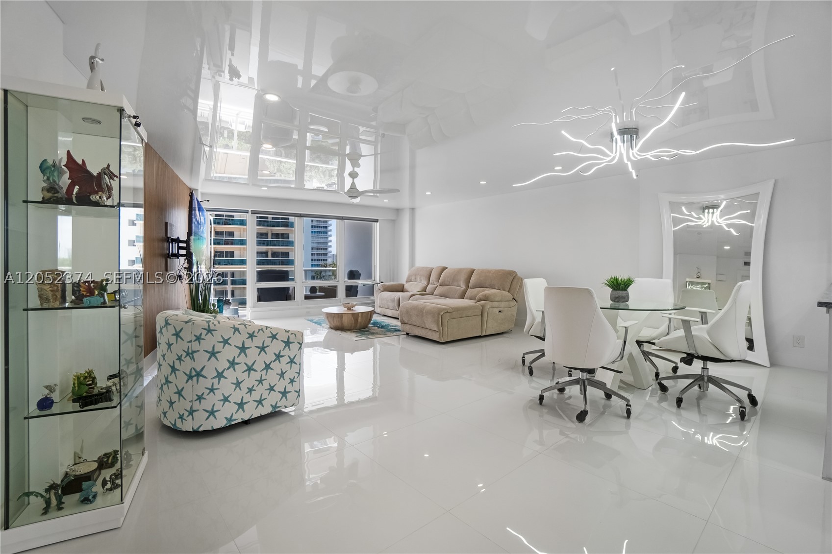 GALLEON CONDO - Residential