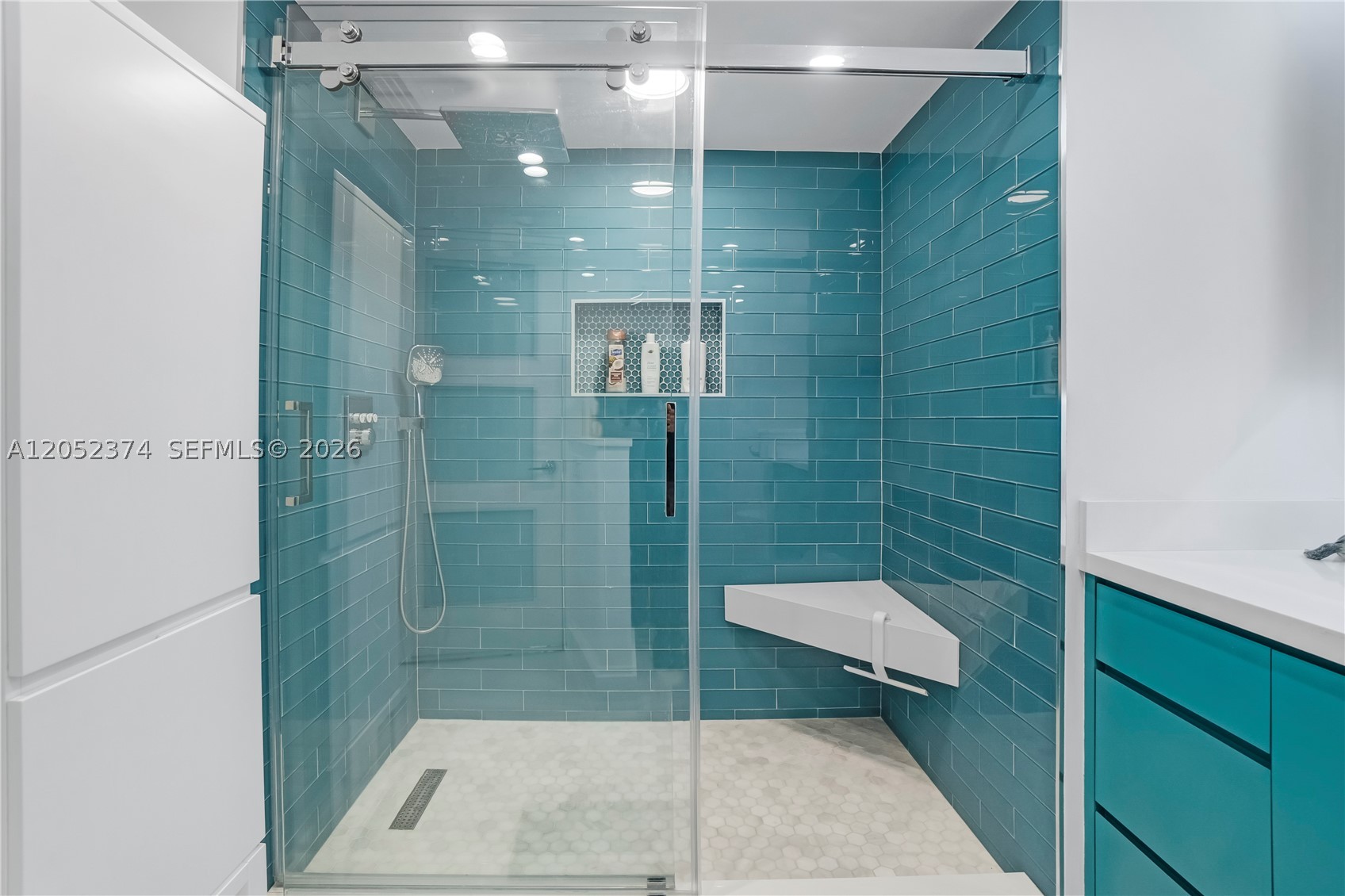 GALLEON CONDO - Residential