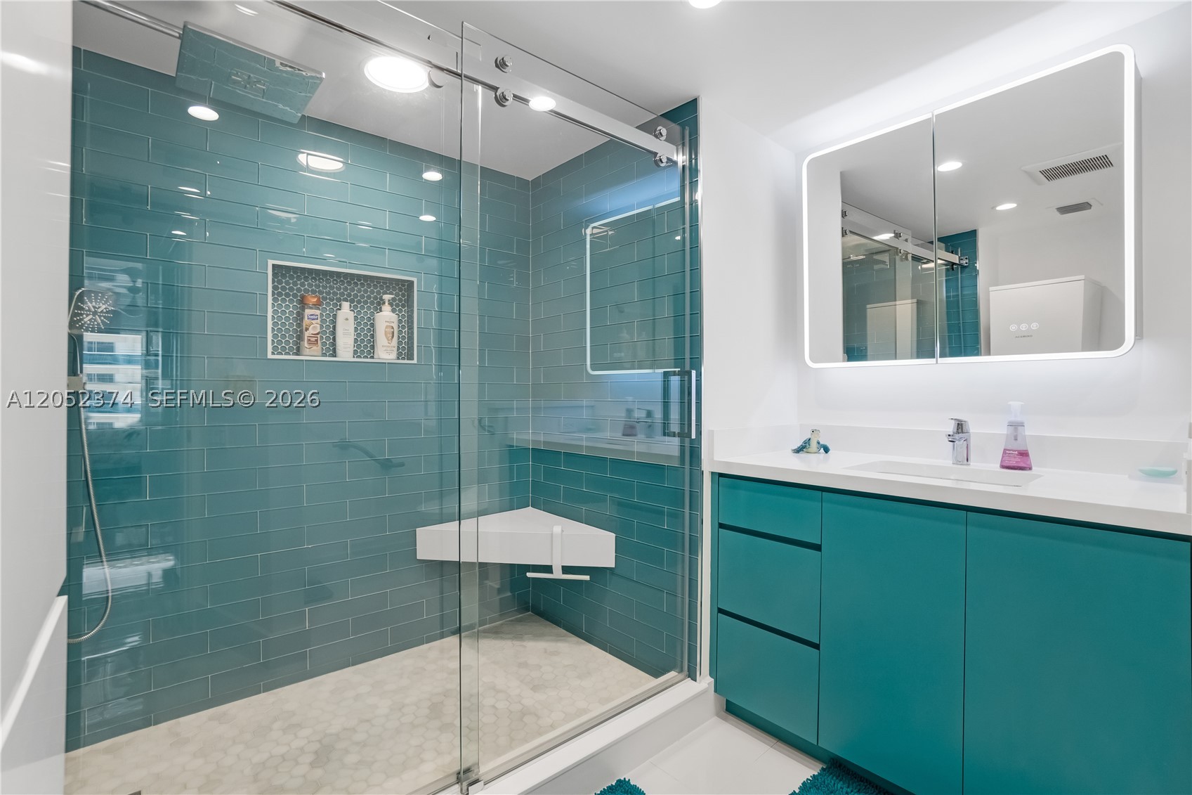 GALLEON CONDO - Residential