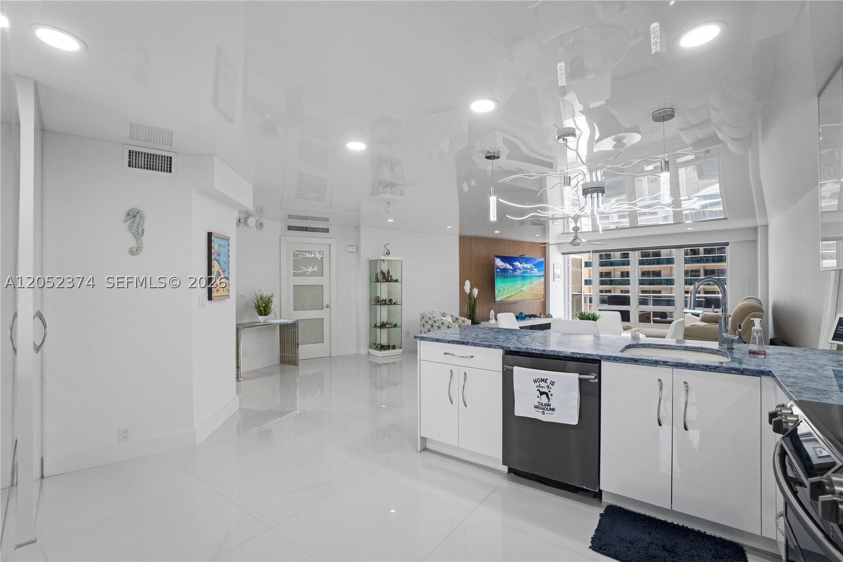 GALLEON CONDO - Residential