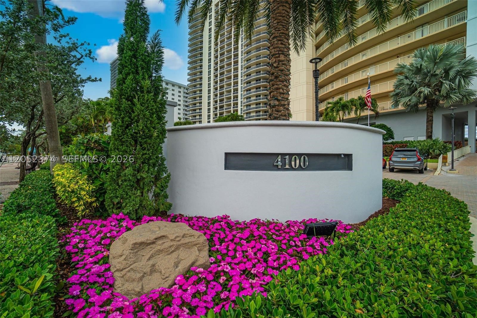 GALLEON CONDO - Residential