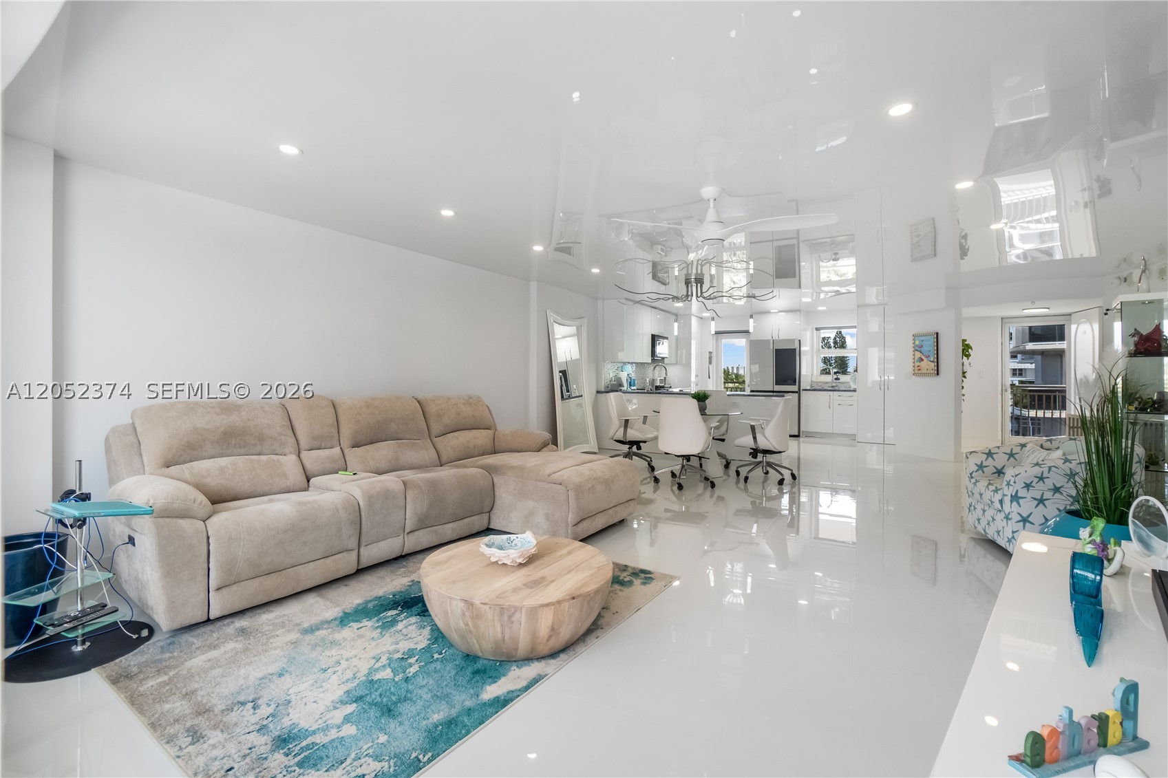 GALLEON CONDO - Residential
