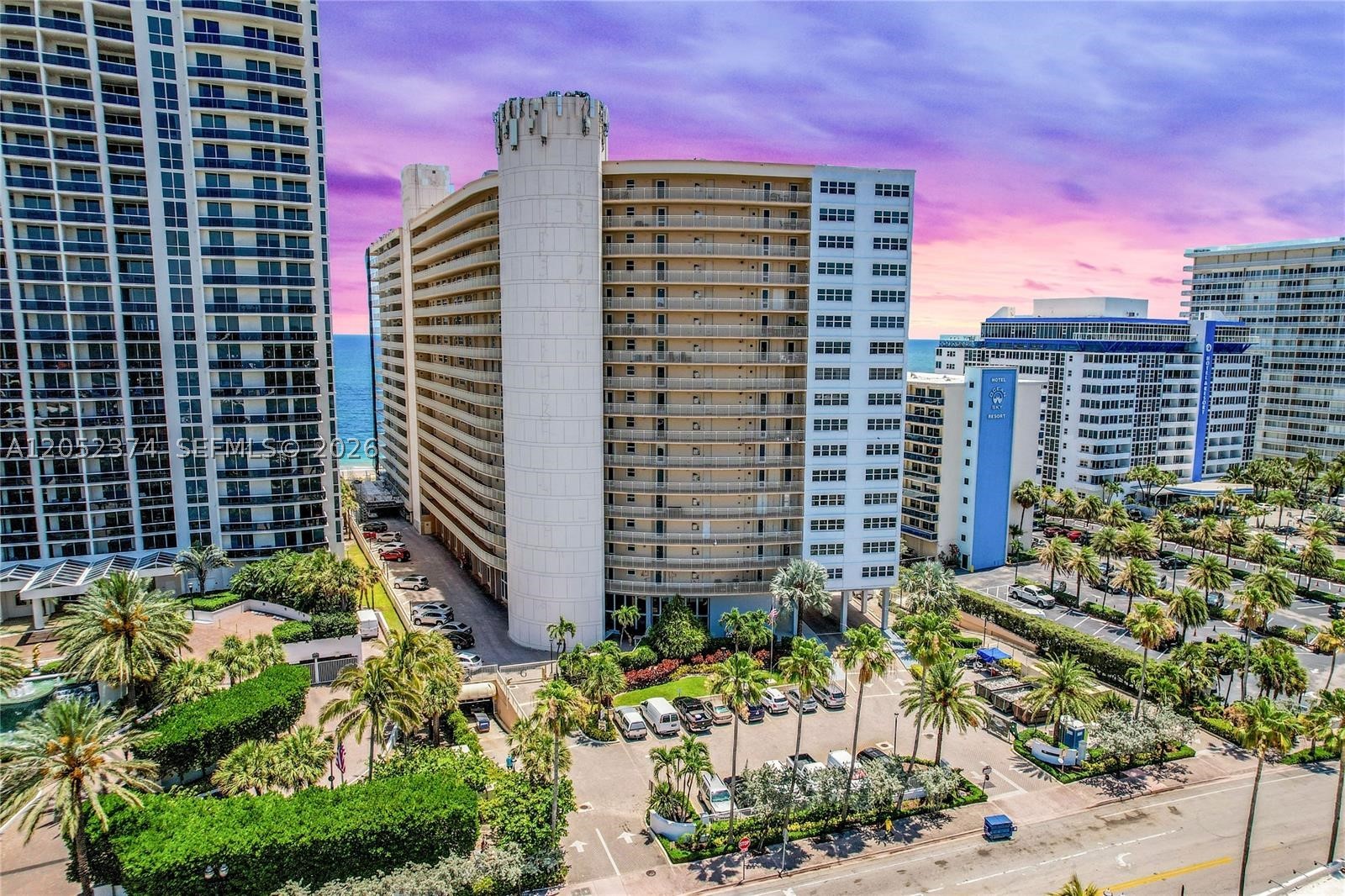 GALLEON CONDO - Residential