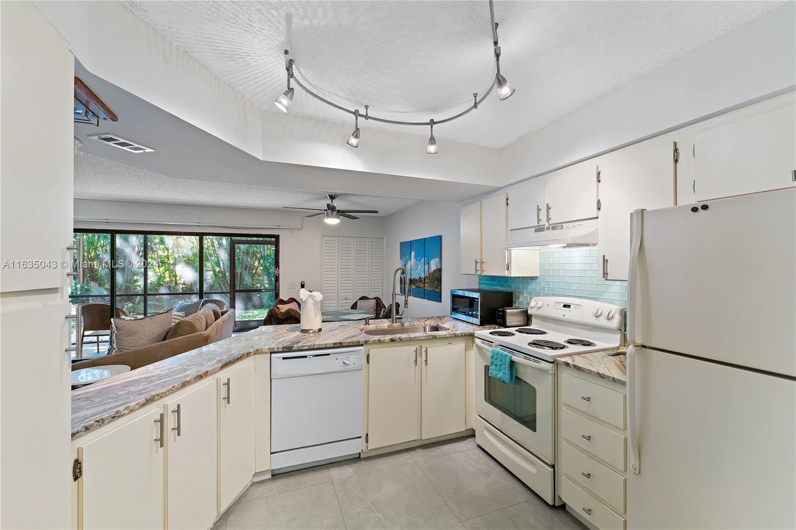 SEA RISE CONDO - Residential Lease