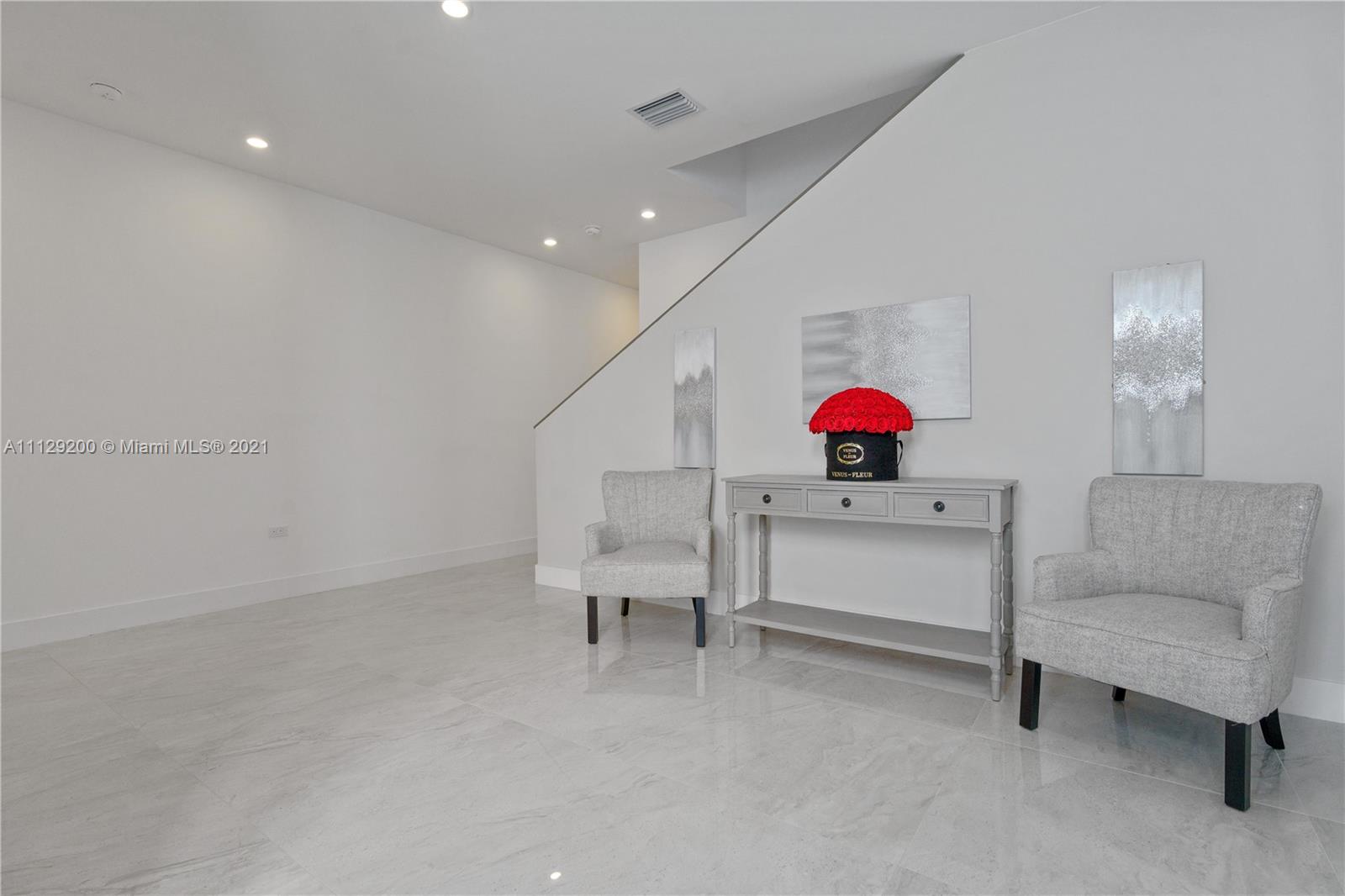AVALON SUB - Residential Lease