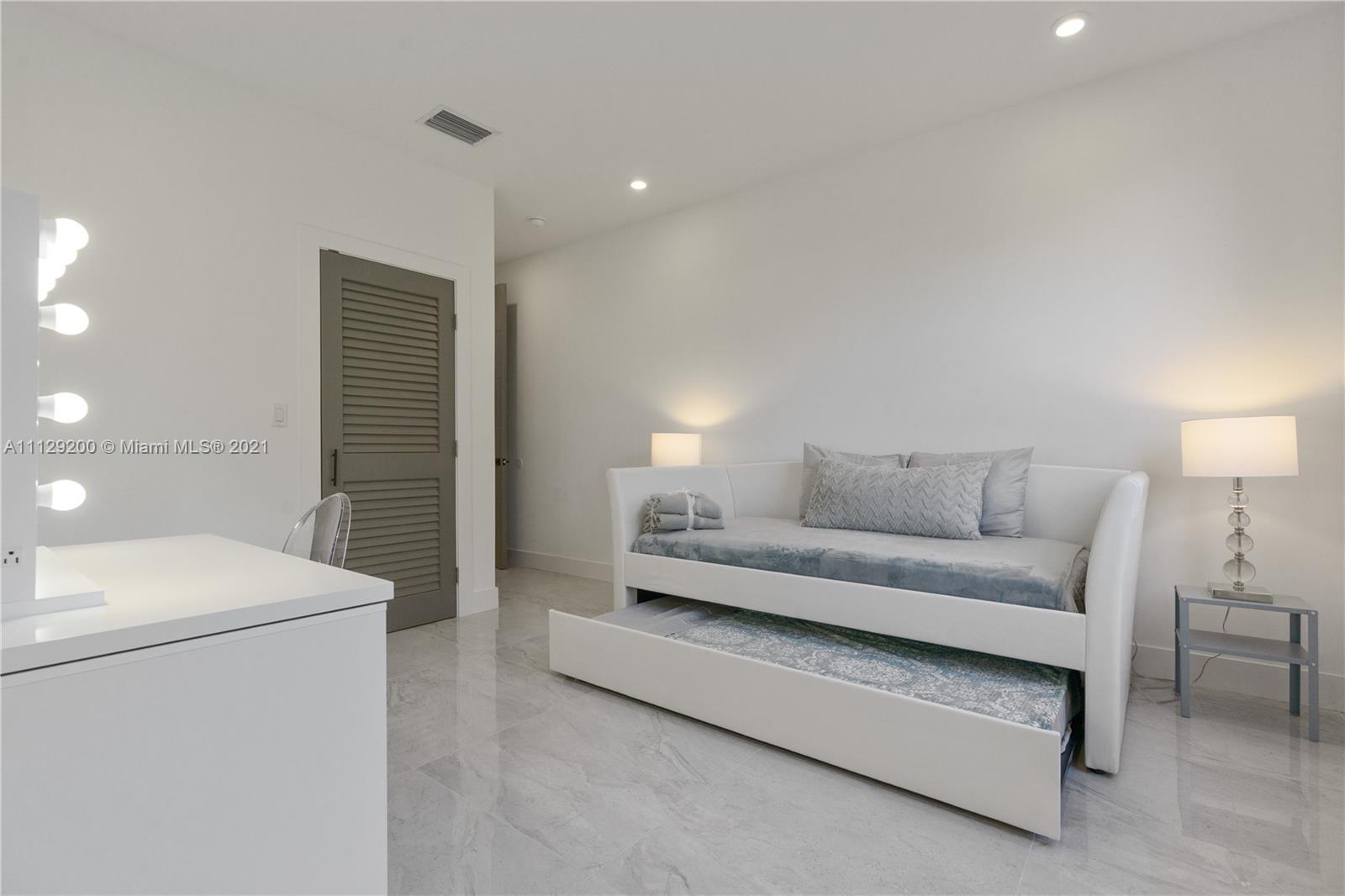 AVALON SUB - Residential Lease