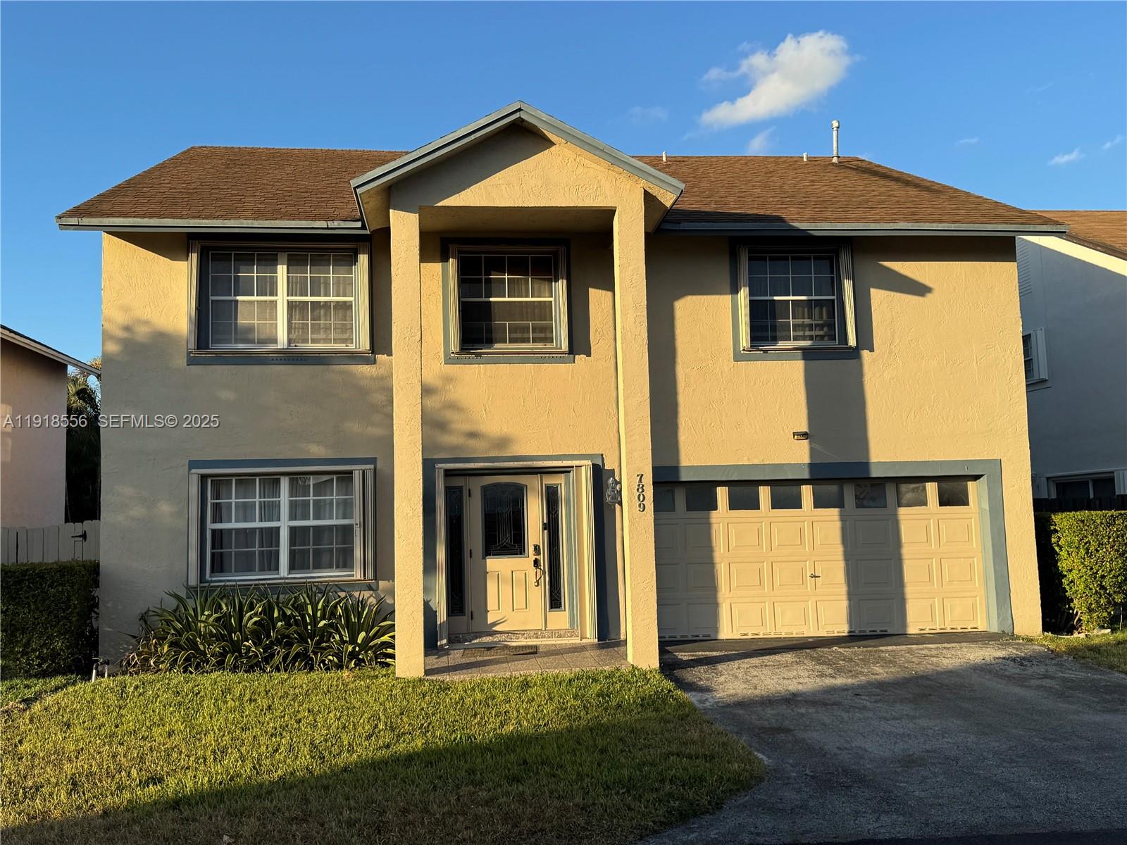Amazing 4 bedroom 2 1/2 bathroom home in desirable Esplanade. Porcelain flooring downstairs and carpet upstairs. Master bedroom and bathroom are HUGE! Covered patio in rear, 2 car garage, washer and dryer. The bedroom sizes will surprise you. Vacant and easy to show.
