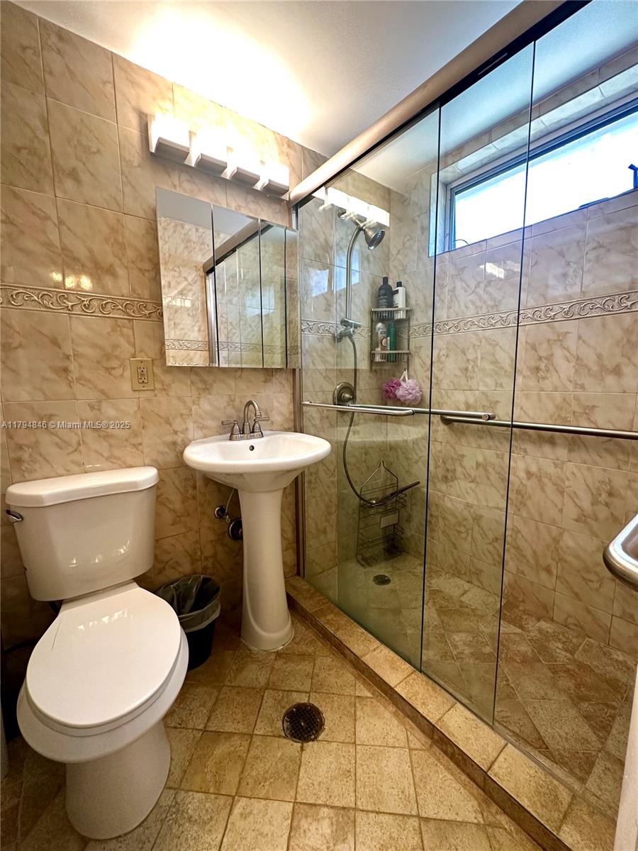 LAKE VIEW SUB AMD - Residential Lease