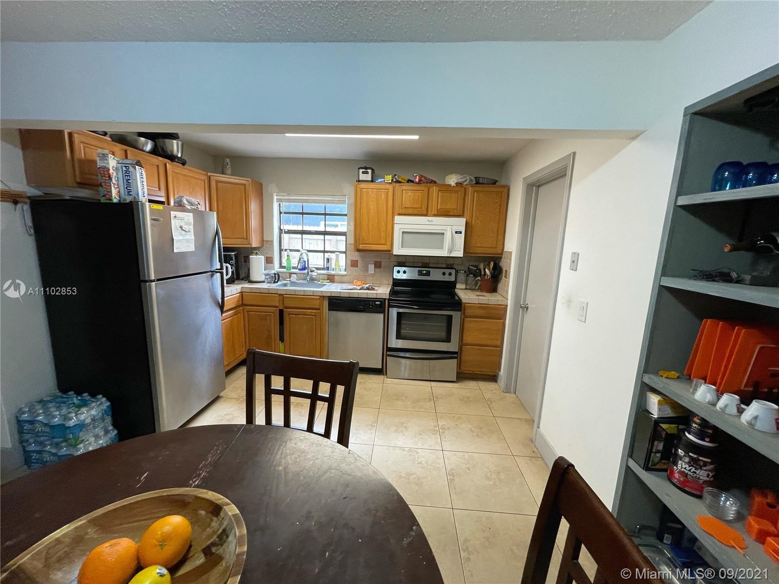 COLLEGE PARK ESTATES - Residential Lease