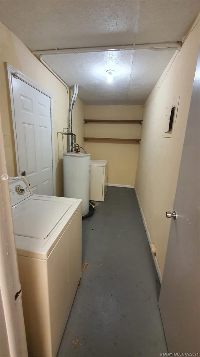 COLLEGE PARK ESTATES - Residential Lease
