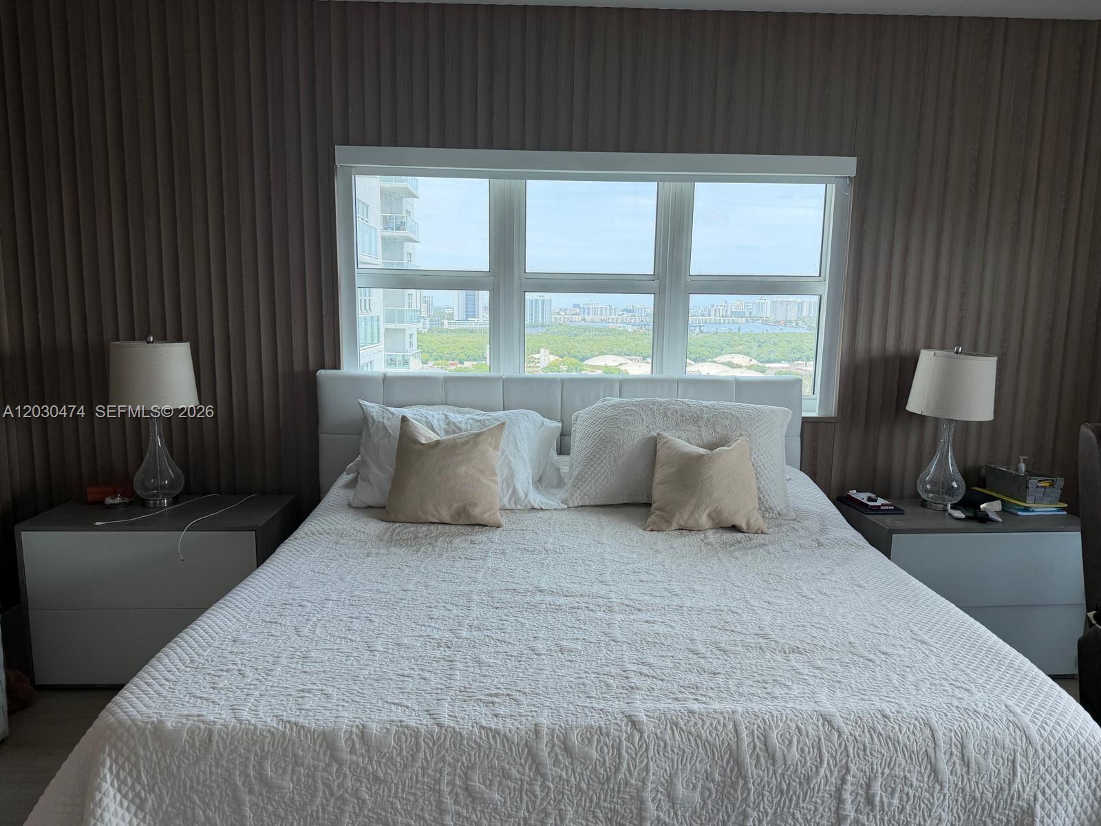 The Oaks I Condo - Residential