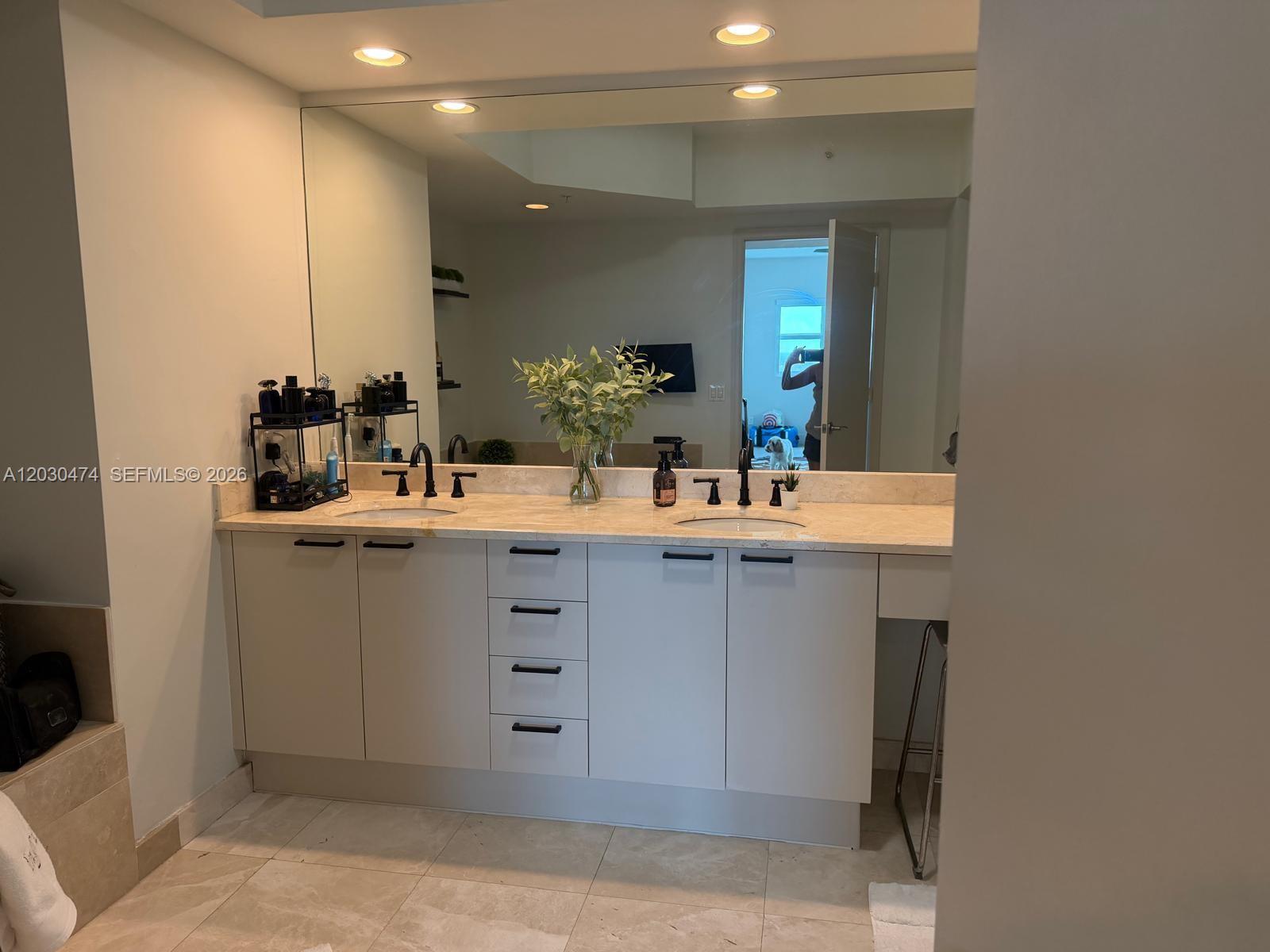 The Oaks I Condo - Residential
