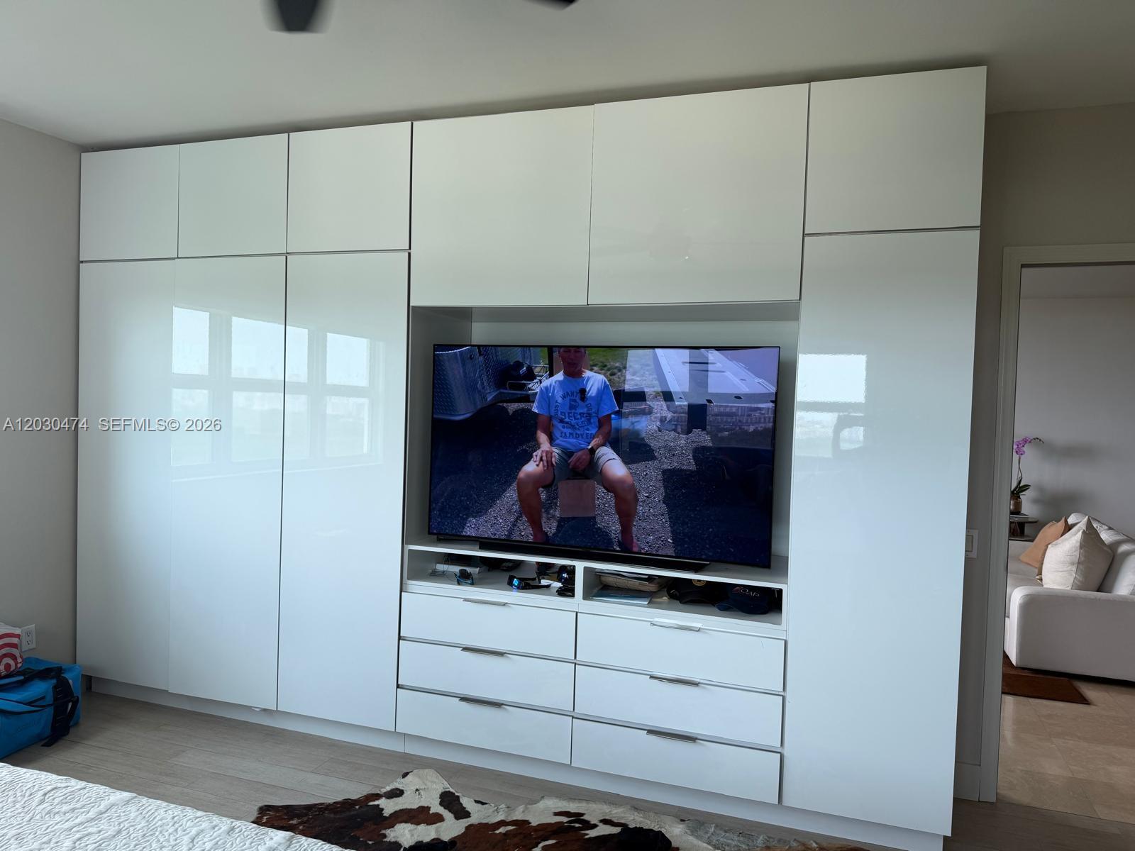 The Oaks I Condo - Residential