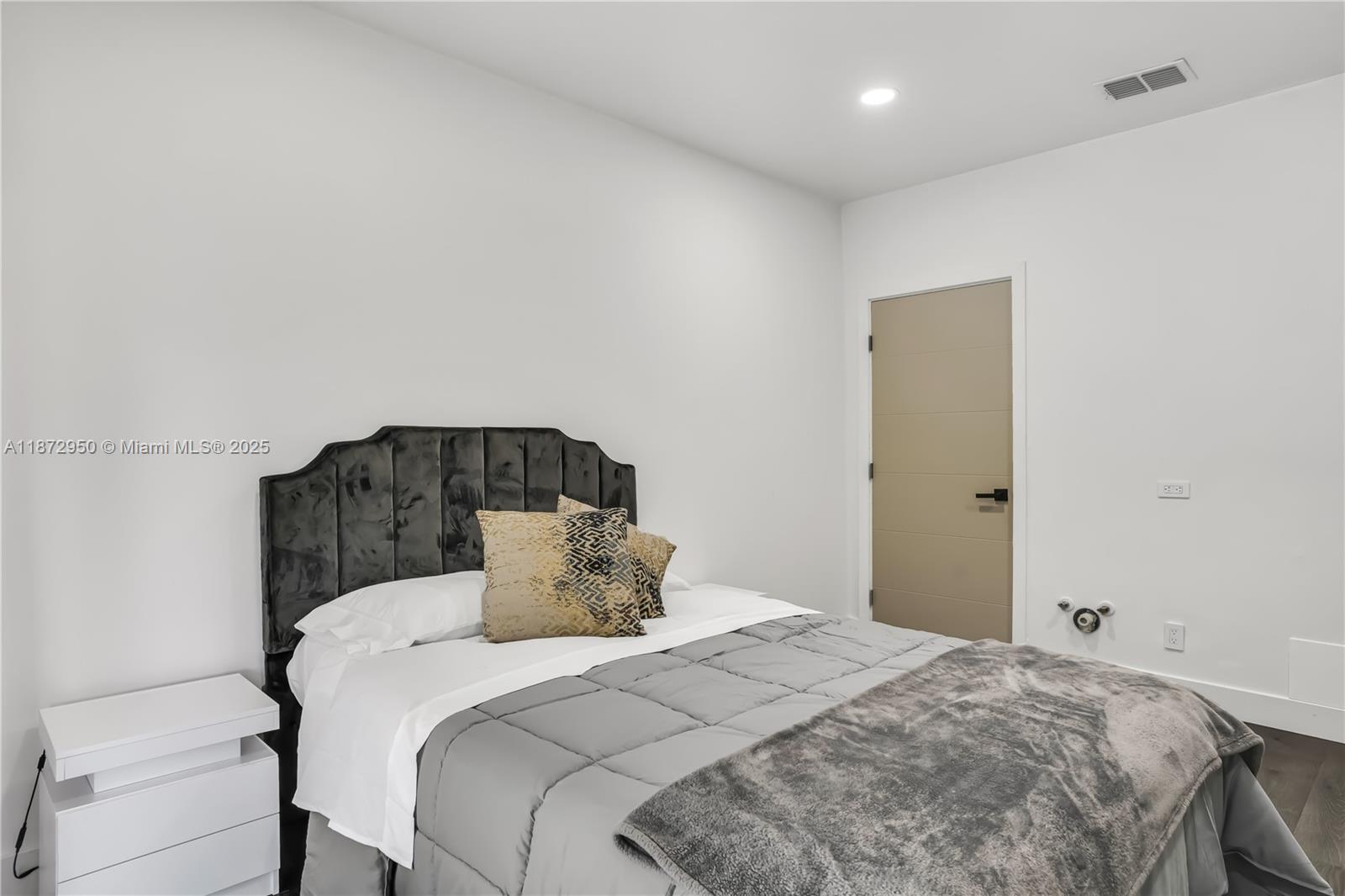 SILVER BLUFF EST-SEC B - Residential