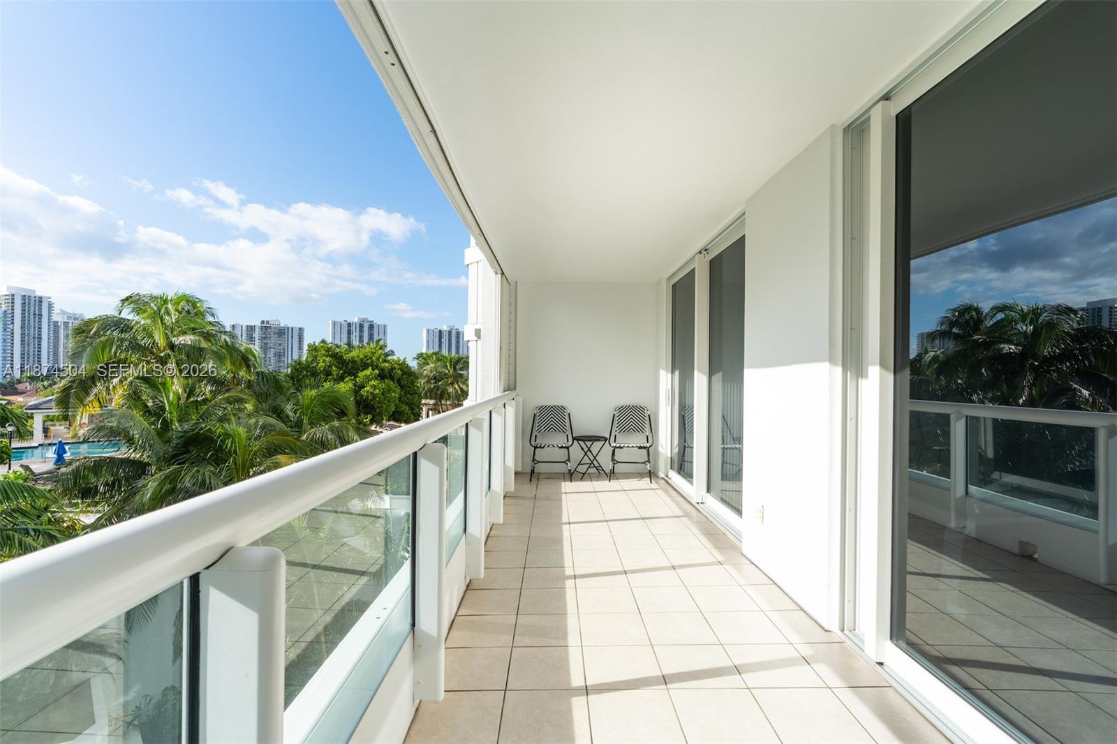 SOUTH TOWER AT THE POINT - Residential
