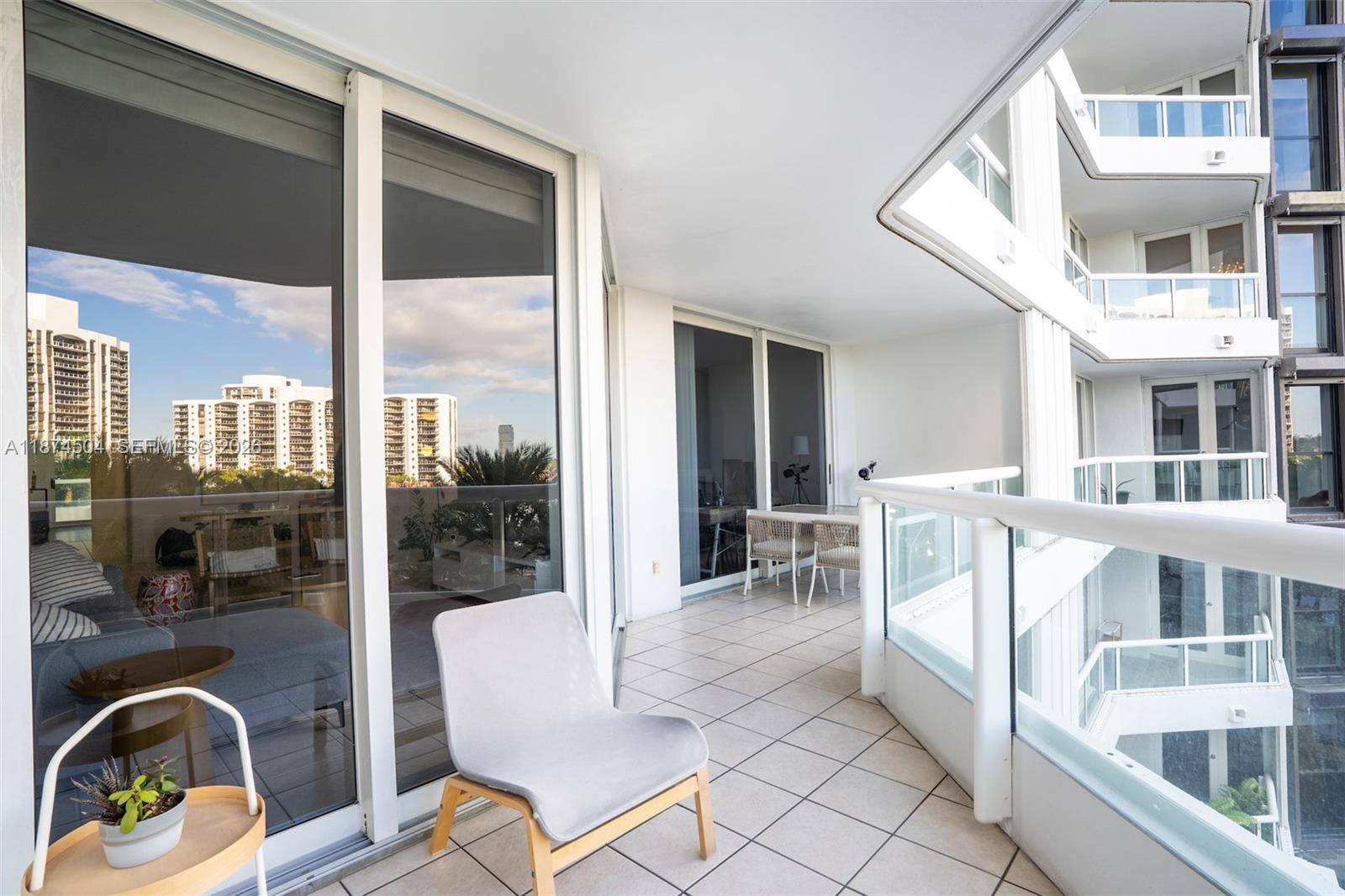 SOUTH TOWER AT THE POINT - Residential