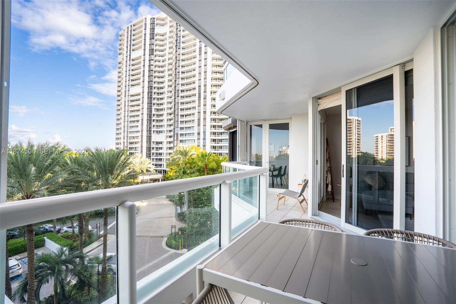 SOUTH TOWER AT THE POINT - Residential
