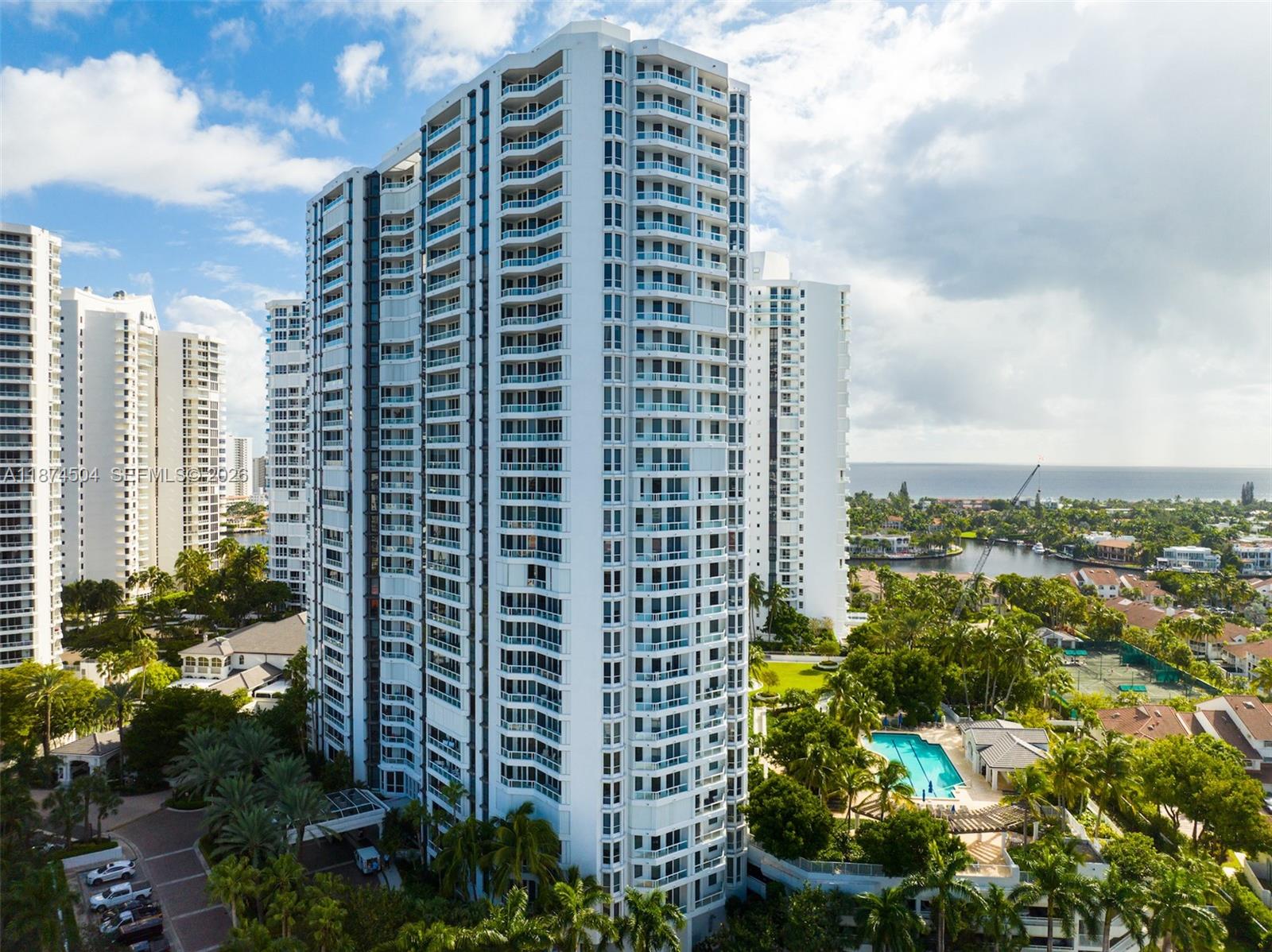 SOUTH TOWER AT THE POINT - Residential