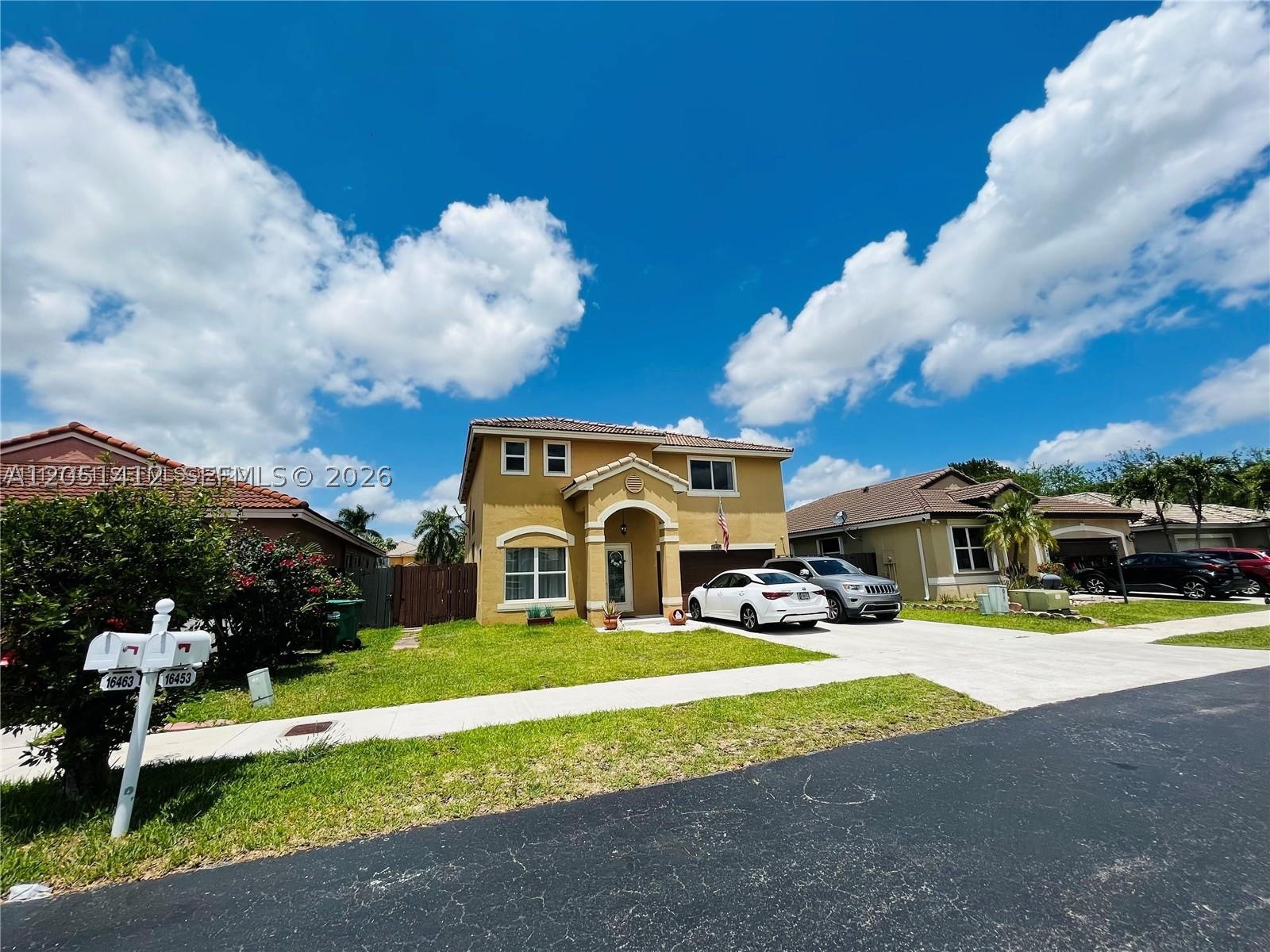 CONTINENTAL HOMES AT LAGO - Residential