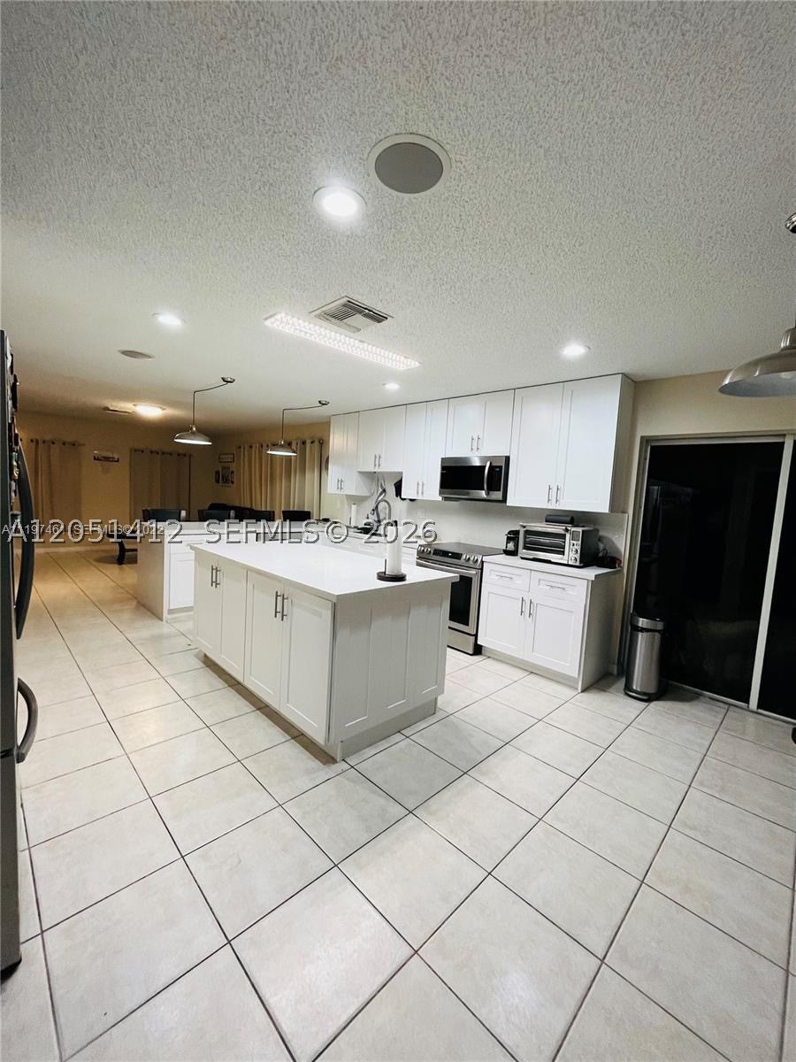 CONTINENTAL HOMES AT LAGO - Residential