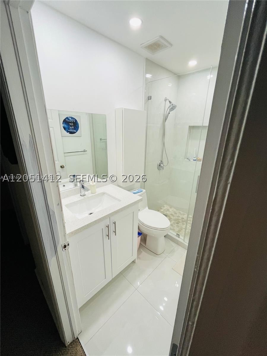 CONTINENTAL HOMES AT LAGO - Residential