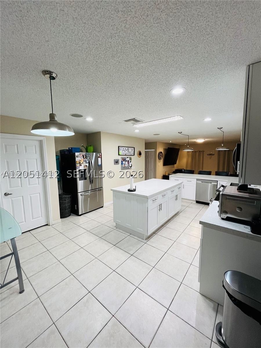 CONTINENTAL HOMES AT LAGO - Residential