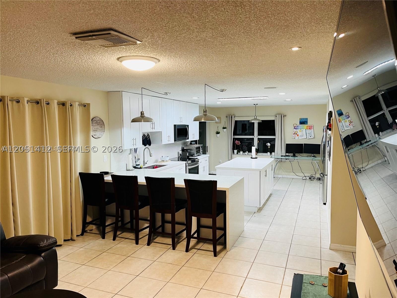 CONTINENTAL HOMES AT LAGO - Residential