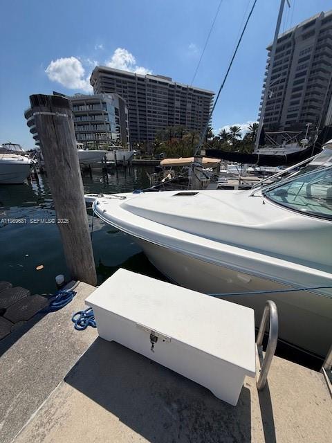Grove Isle Marina - Land