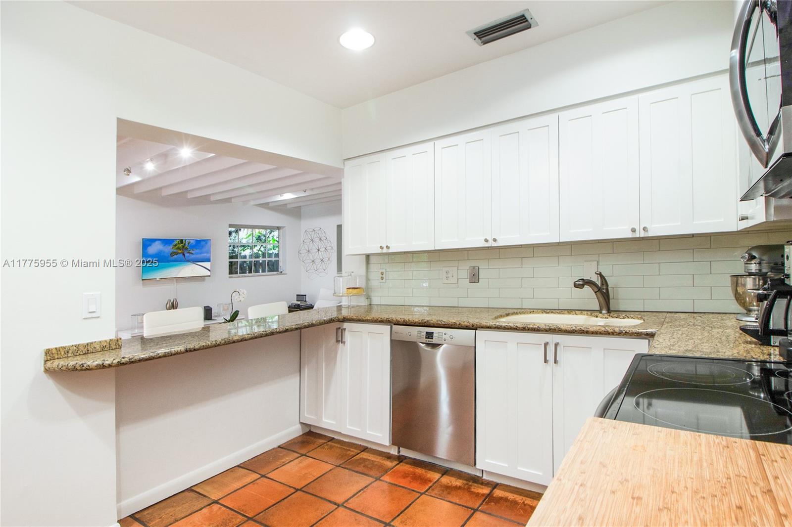 TROPICAL ISLE HOMES SUB 4 - Residential Lease