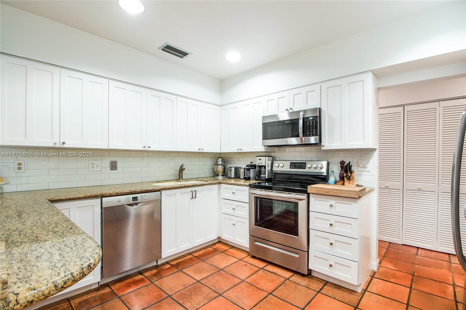 TROPICAL ISLE HOMES SUB 4 - Residential Lease