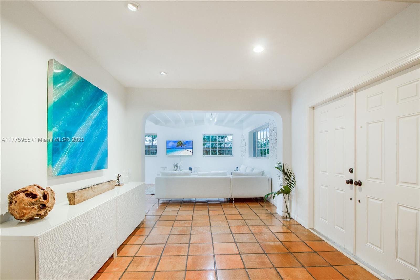 TROPICAL ISLE HOMES SUB 4 - Residential Lease