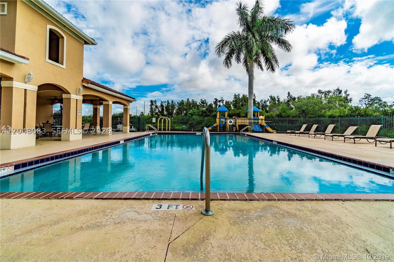 EMERALD LAKES - Residential Lease