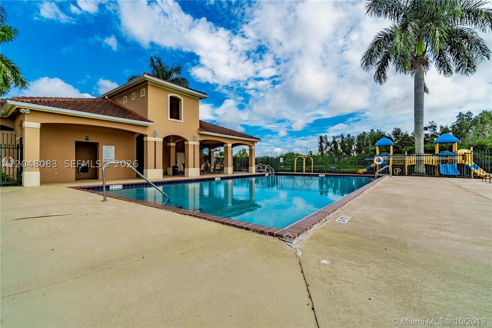 EMERALD LAKES - Residential Lease