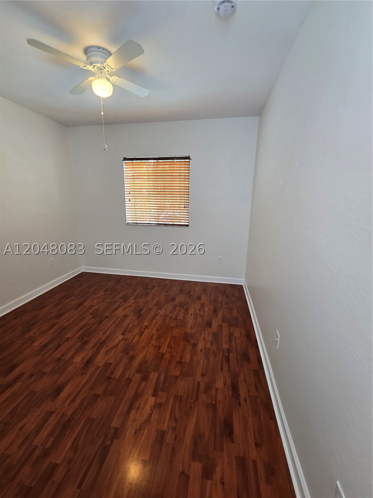 EMERALD LAKES - Residential Lease