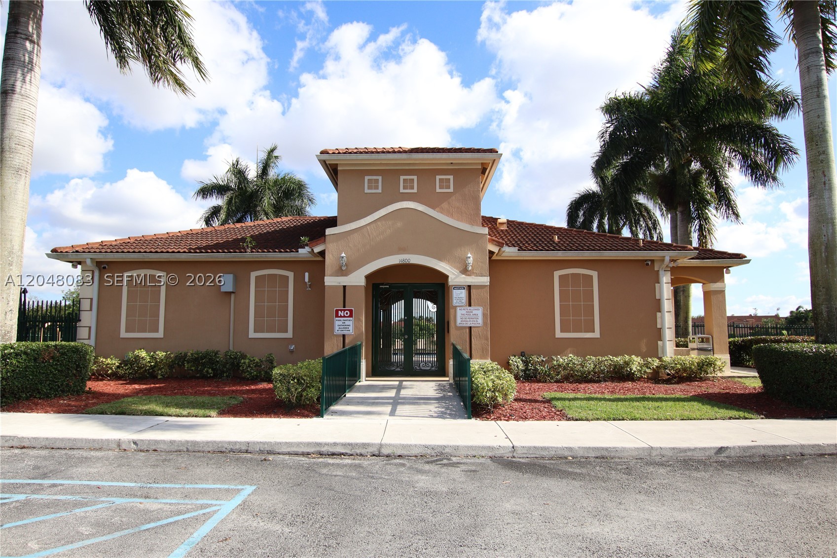 EMERALD LAKES - Residential Lease
