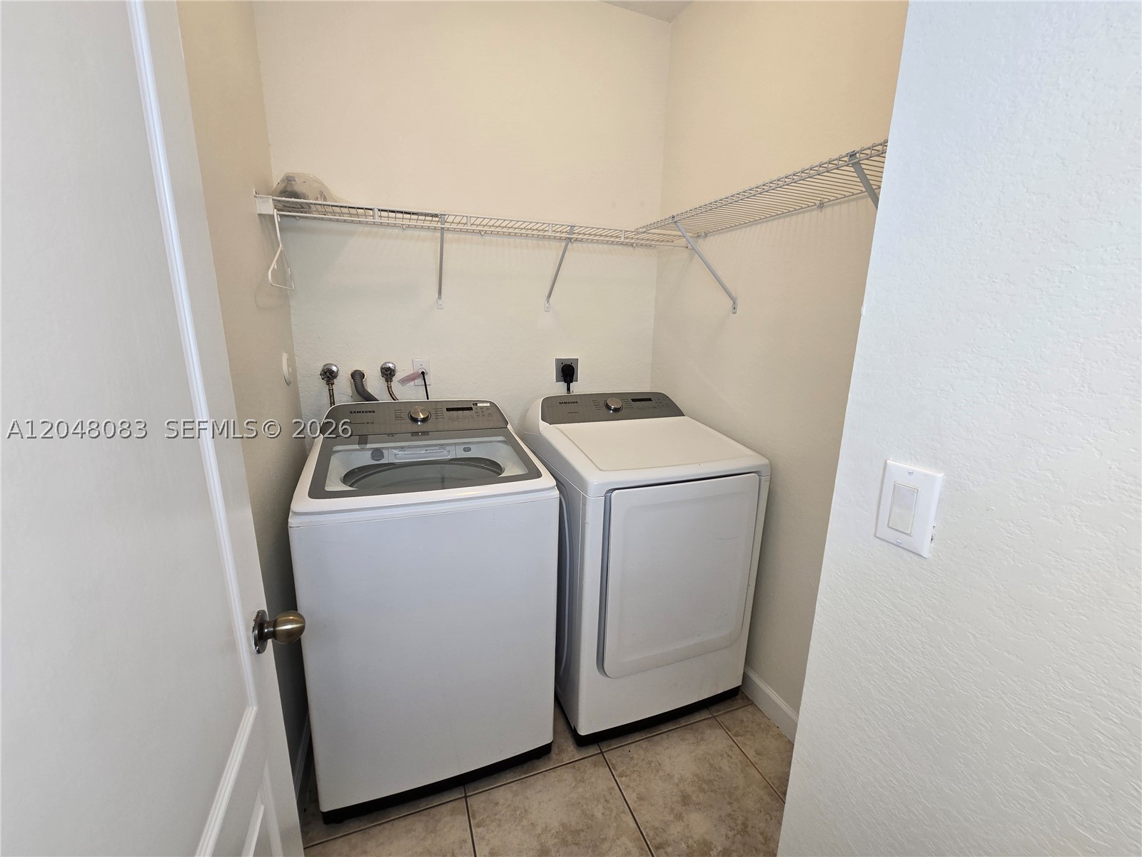 EMERALD LAKES - Residential Lease