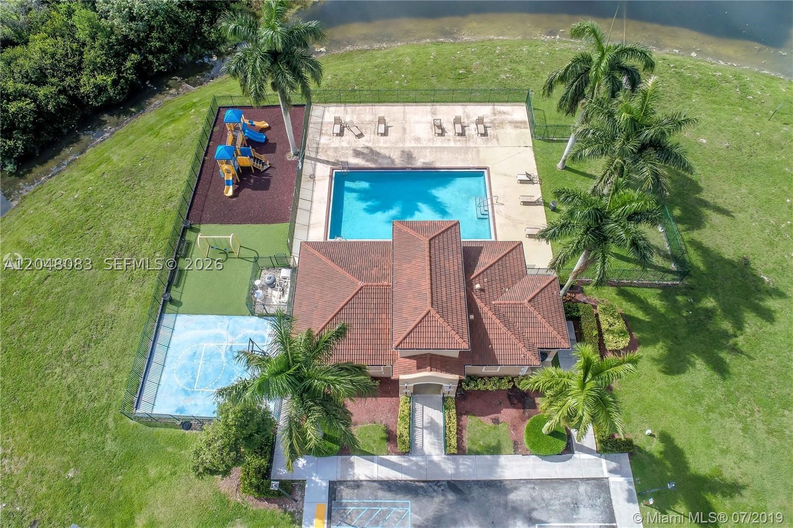 EMERALD LAKES - Residential Lease