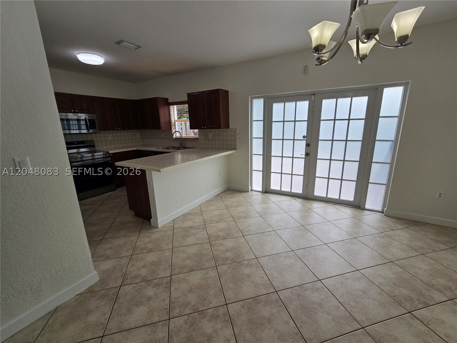 EMERALD LAKES - Residential Lease