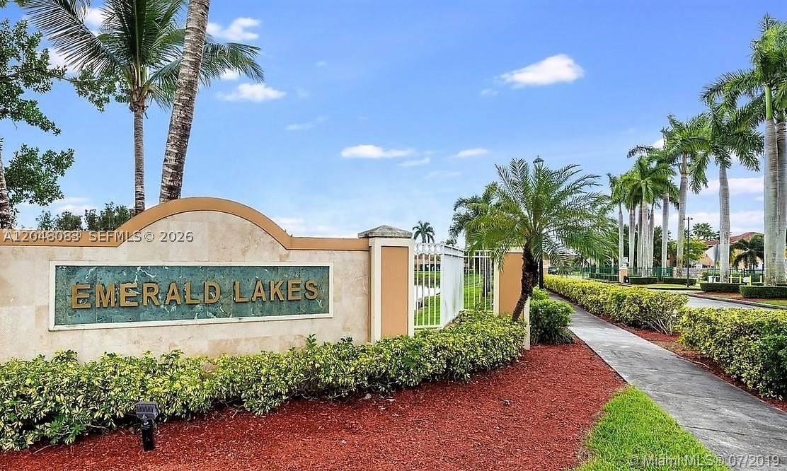 EMERALD LAKES - Residential Lease