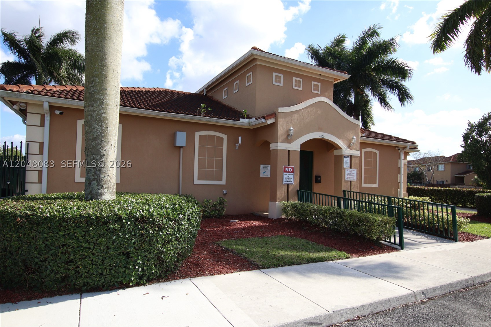 EMERALD LAKES - Residential Lease