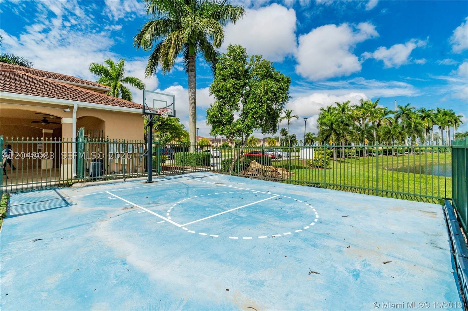 EMERALD LAKES - Residential Lease