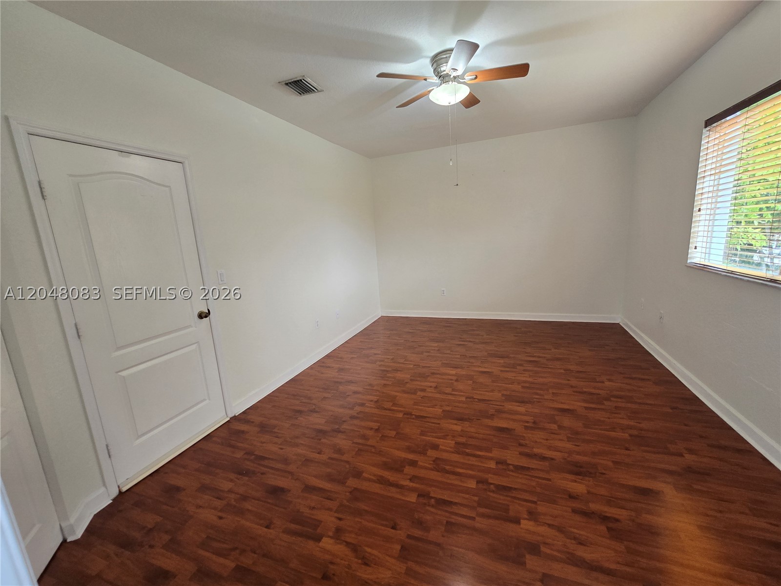 EMERALD LAKES - Residential Lease