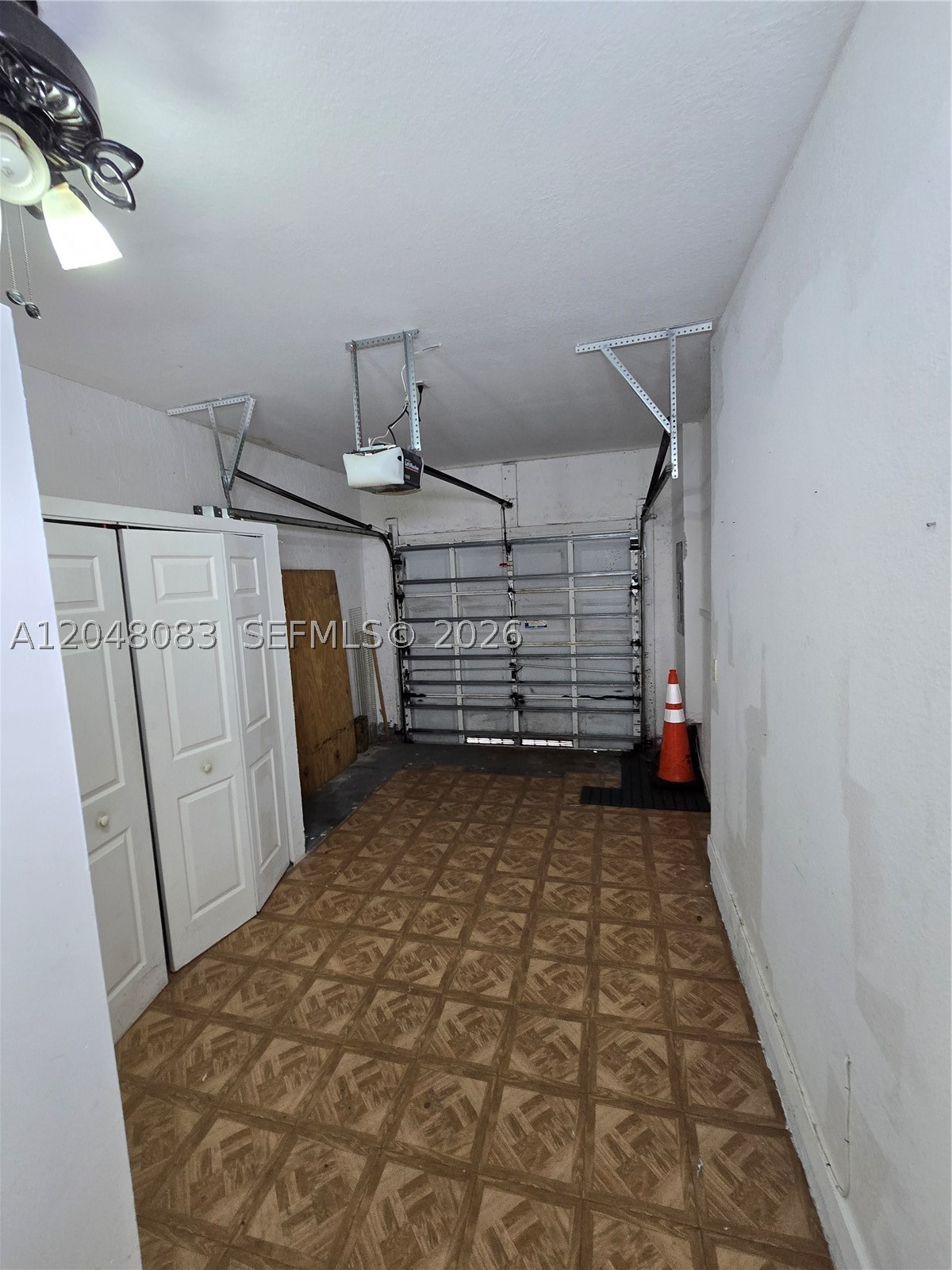 EMERALD LAKES - Residential Lease