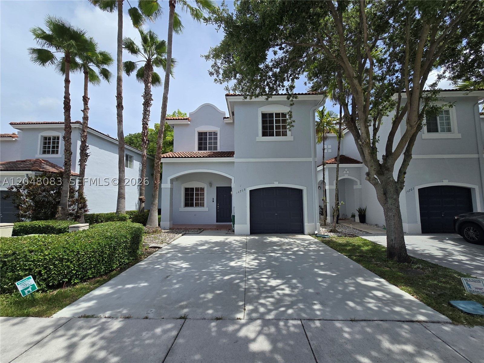 EMERALD LAKES - Residential Lease
