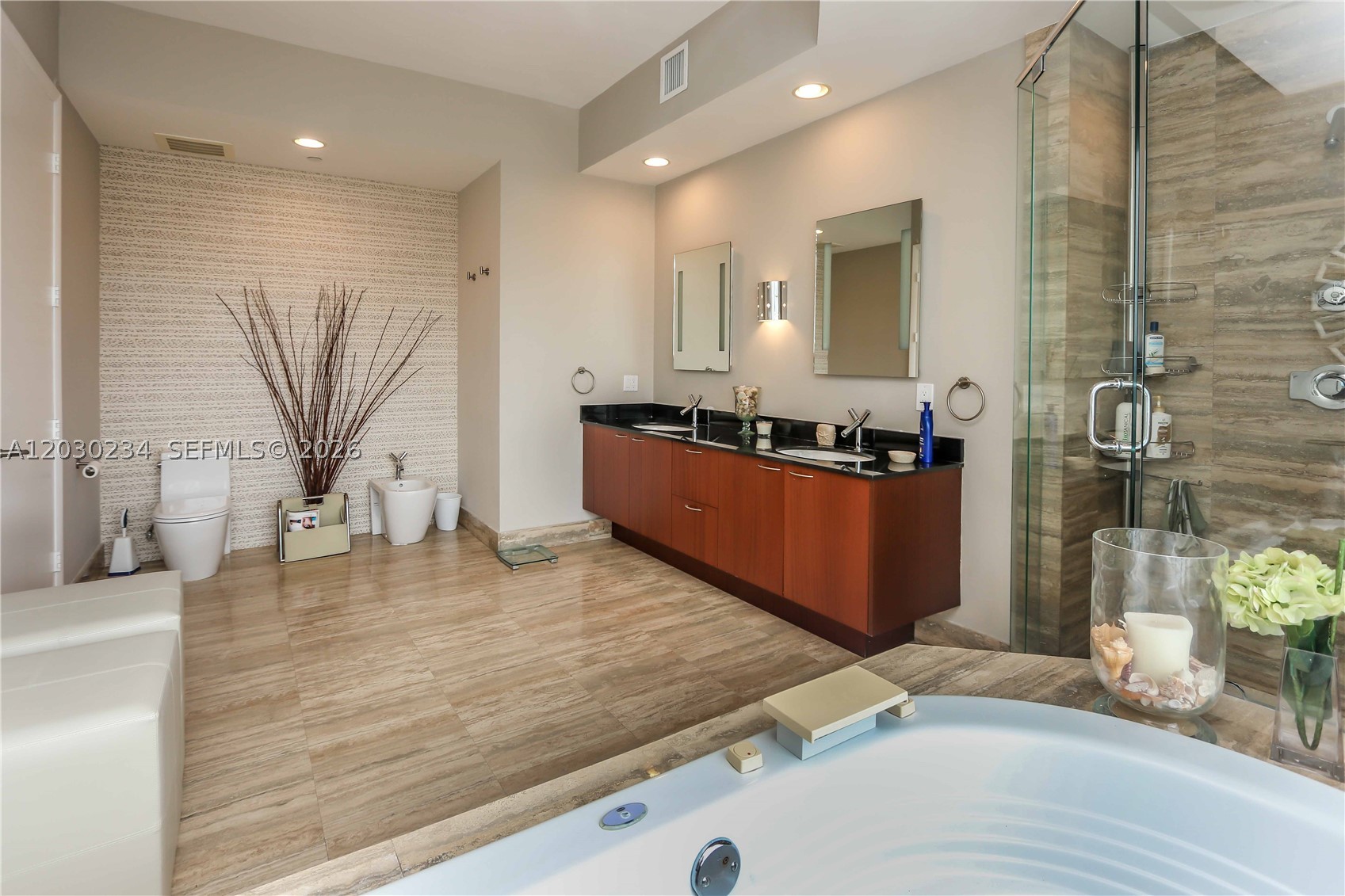 TDR TOWER II CONDO - Residential