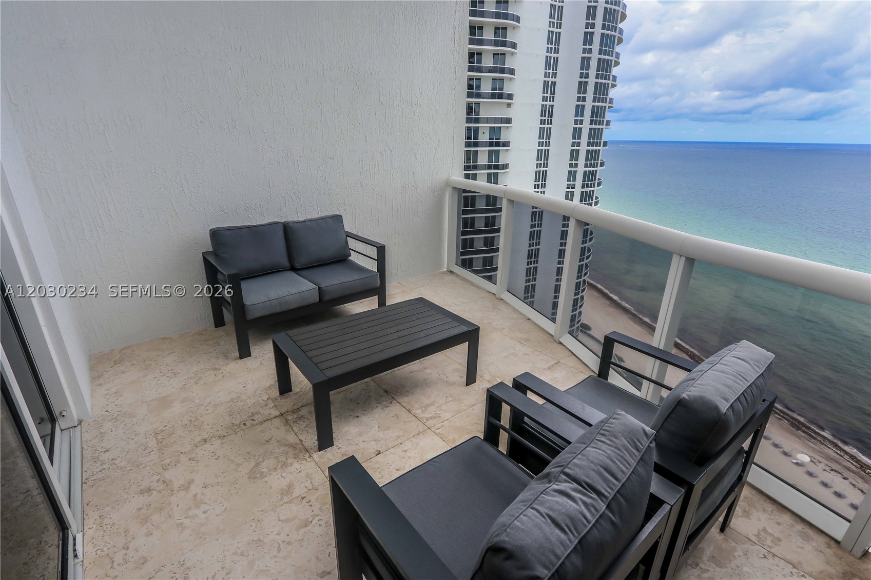 TDR TOWER II CONDO - Residential