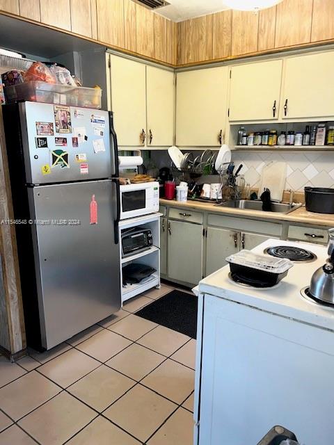 MYRTLE GROVE - Residential
