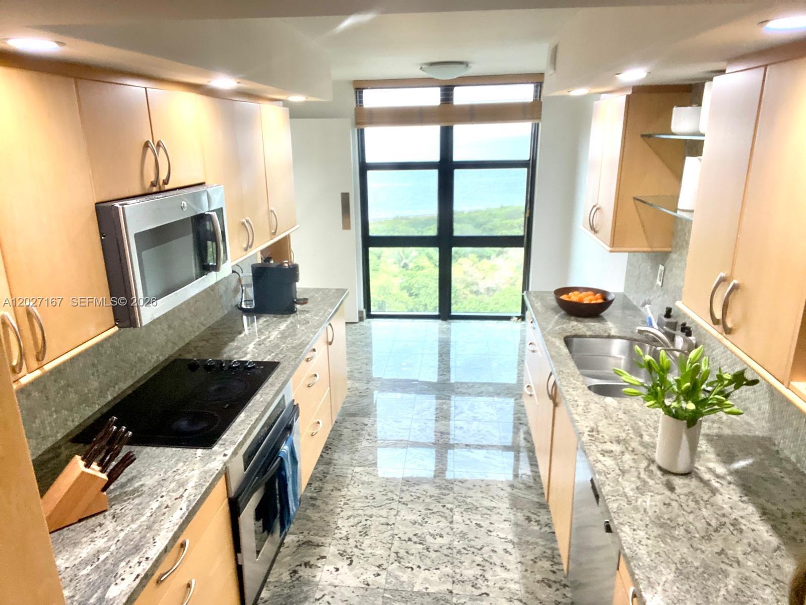 TOWERS OF KEY BISCAYNE CO - Residential Lease